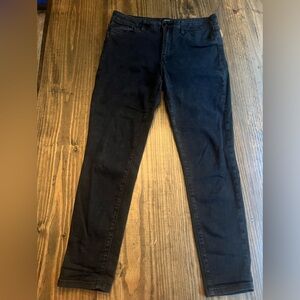 Joe’s Skinny Jeans - 32